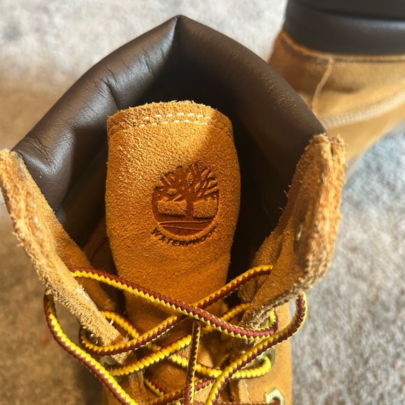 Timberland Classic Brown Boots - Picture 5 of 8